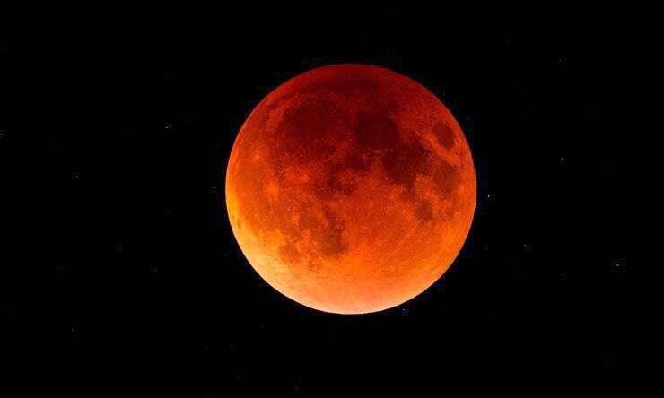 那火红的月亮 就像备考注会时那颗炙热的心