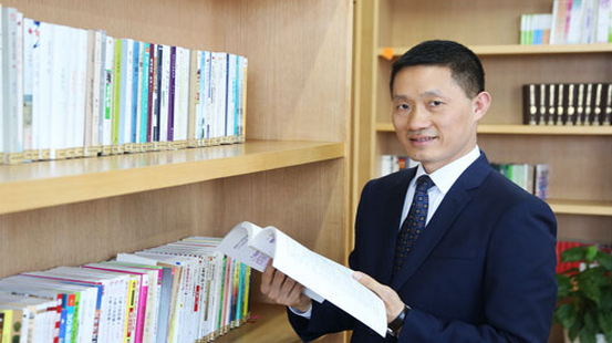 跟着拥有18年中级考培经验的老师学财管是什