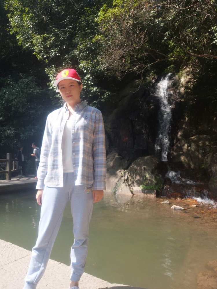 90后妈妈为寻求更好的发展 通过学习网校课程来提升自己