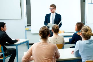 初会到底为什么能吸引众人报考，如何拿下初会？