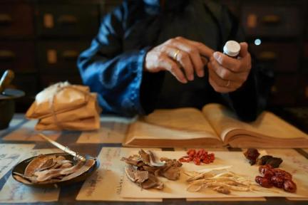 片仔癀成“药中茅台”究竟为何？