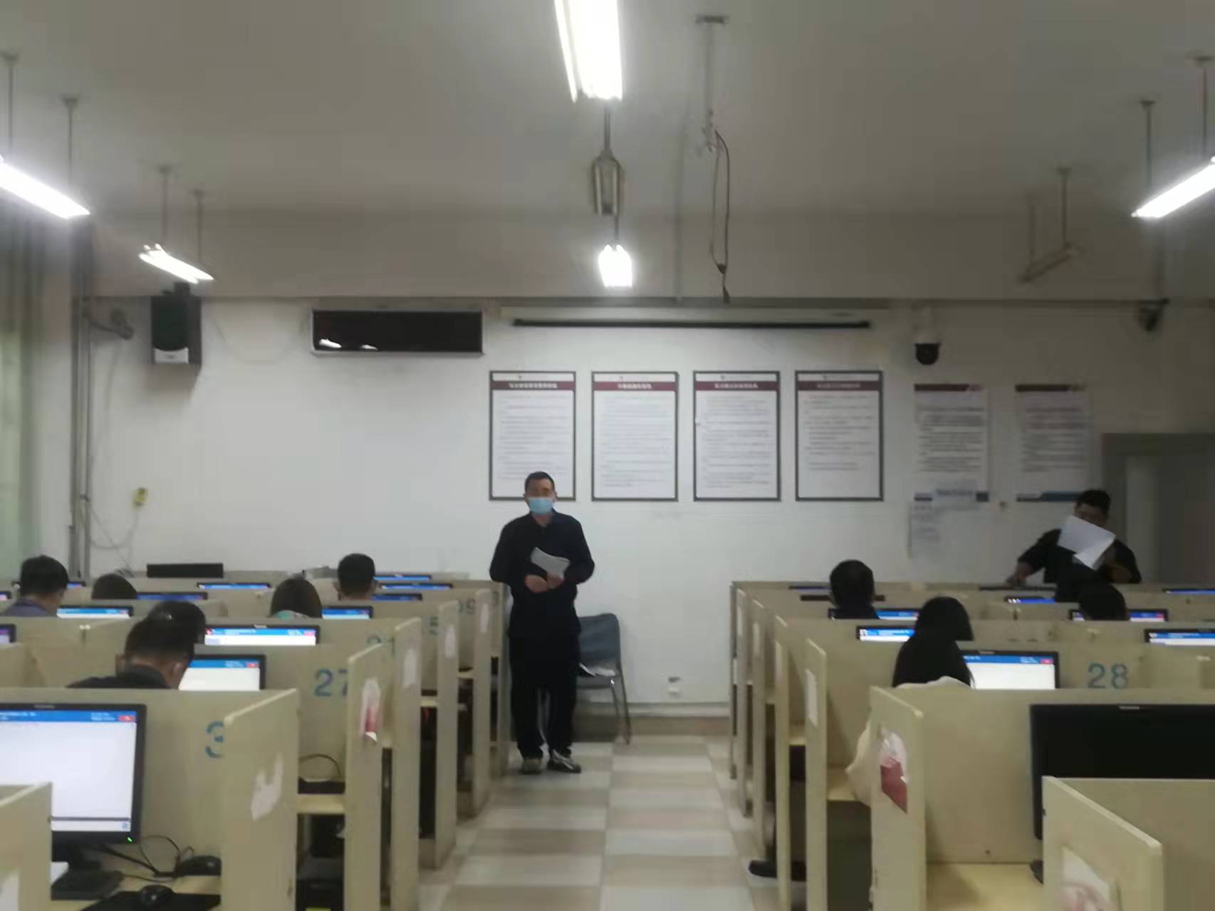 2022年初中级经济师考试在山东潍坊商业学校顺利举行
